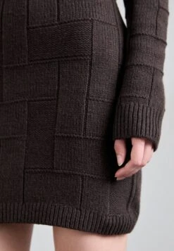 Tiger Of Sweden CHERRY - Pencil Skirt - Triumph Steel 11 Tiger Of Sweden CHERRY - Pencil Skirt - Triumph Steel -Tiger of Sweden Store 215b620efa75469fab281c5674de2219