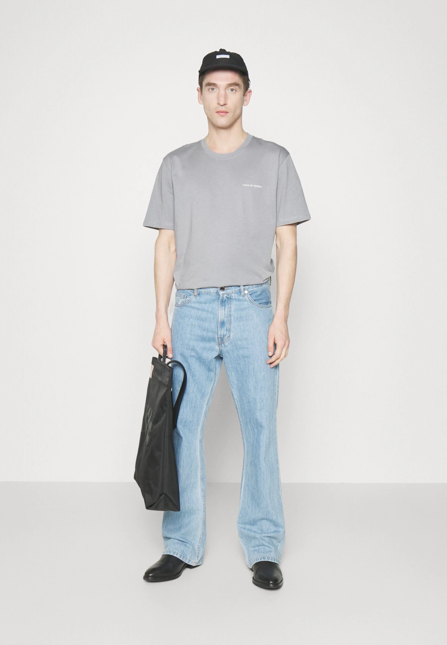 Tiger Of Sweden Basic T-Shirt - Grey 2 Tiger Of Sweden Basic T-Shirt - Grey - Image 2