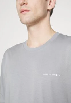 Tiger Of Sweden Basic T-Shirt - Grey 9 Tiger Of Sweden Basic T-Shirt - Grey -Tiger of Sweden Store 7b7ccbeec59c43c5a9dd466c7f685ca7