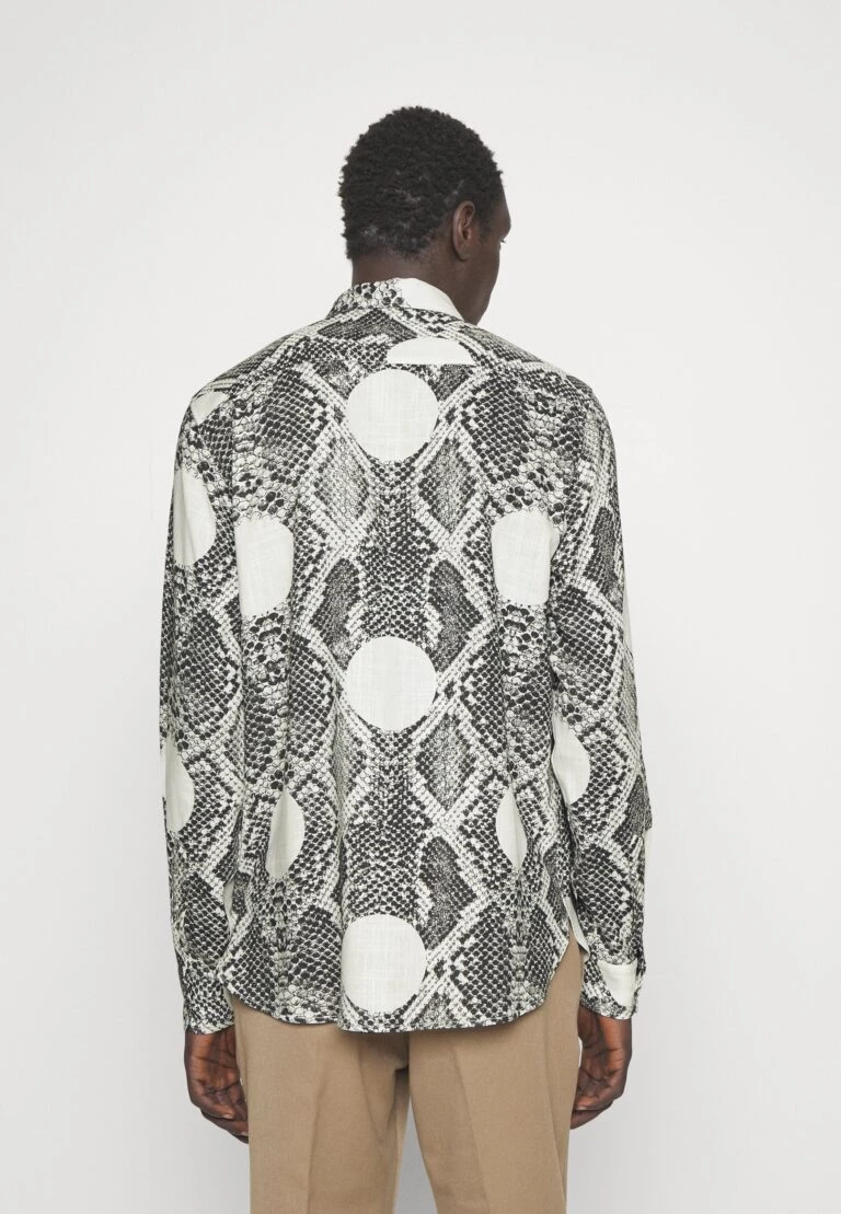 Tiger of Sweden Store -Tiger of Sweden Store e6c8c04ef31344898c7602ef069032b4 768x1109 1